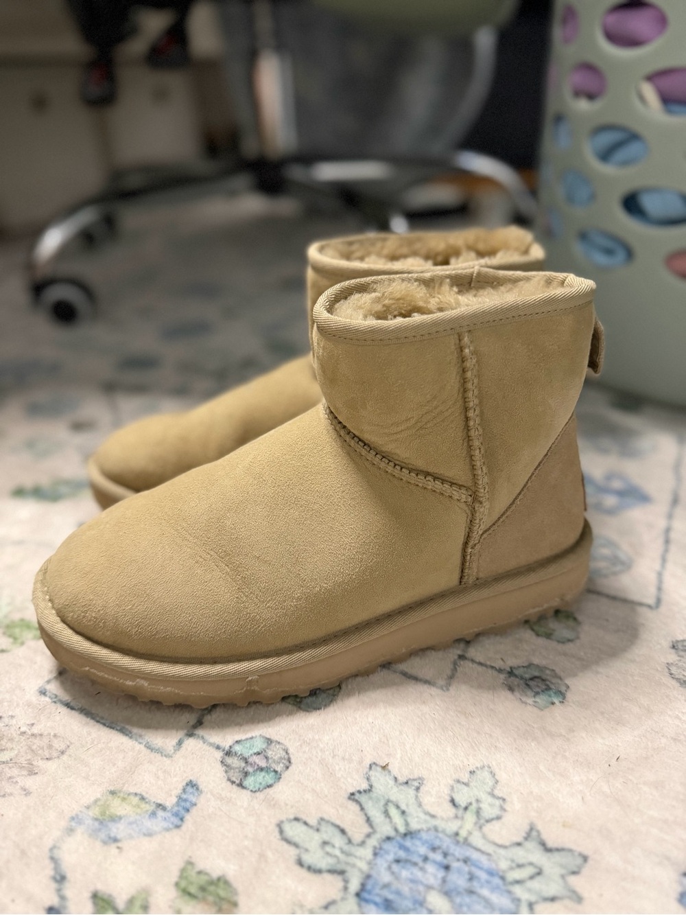 Ugg Mini